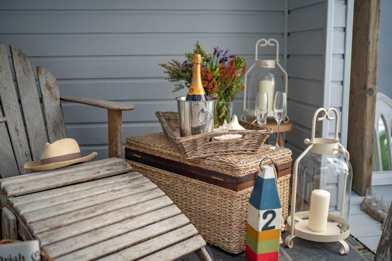 ホテル Pier House キンセール エクステリア 写真